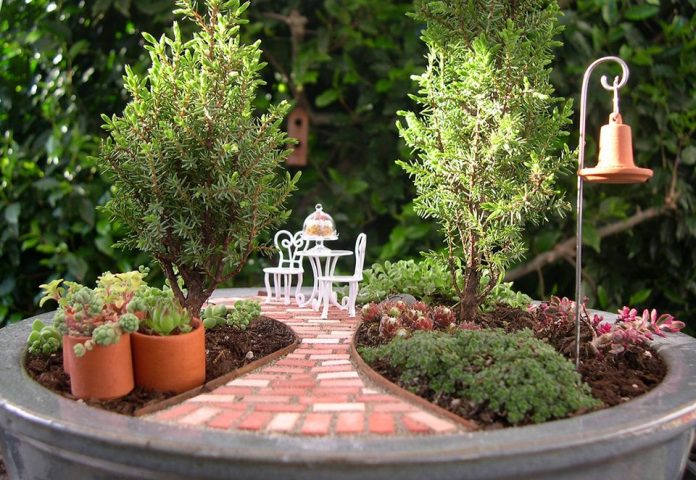 Dekorasi Cantik, Indah, Dan Simpel Dengan Minia Garden